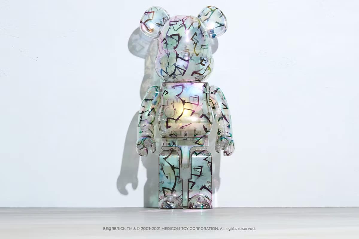 dd3bdb_9df04d18dd84409a83ce357f567a28b3~mv2 Bearbrick x Jimmy Choo x Eric Haze Curated By: Poggy 1000% Lights Up - Image 1
